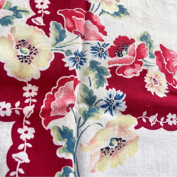 Vintage 1950’s Poppy Table Cloth and Napkins - Picture 4 of 14